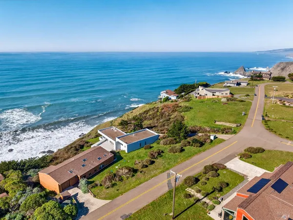 $1,493,000 | 14800 Navarro Way, Manchester, CA 95459