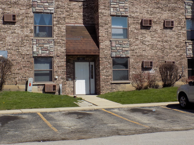 735 North Swift Road, Unit G2 Addison, IL 60101 - Photo 1 of 14