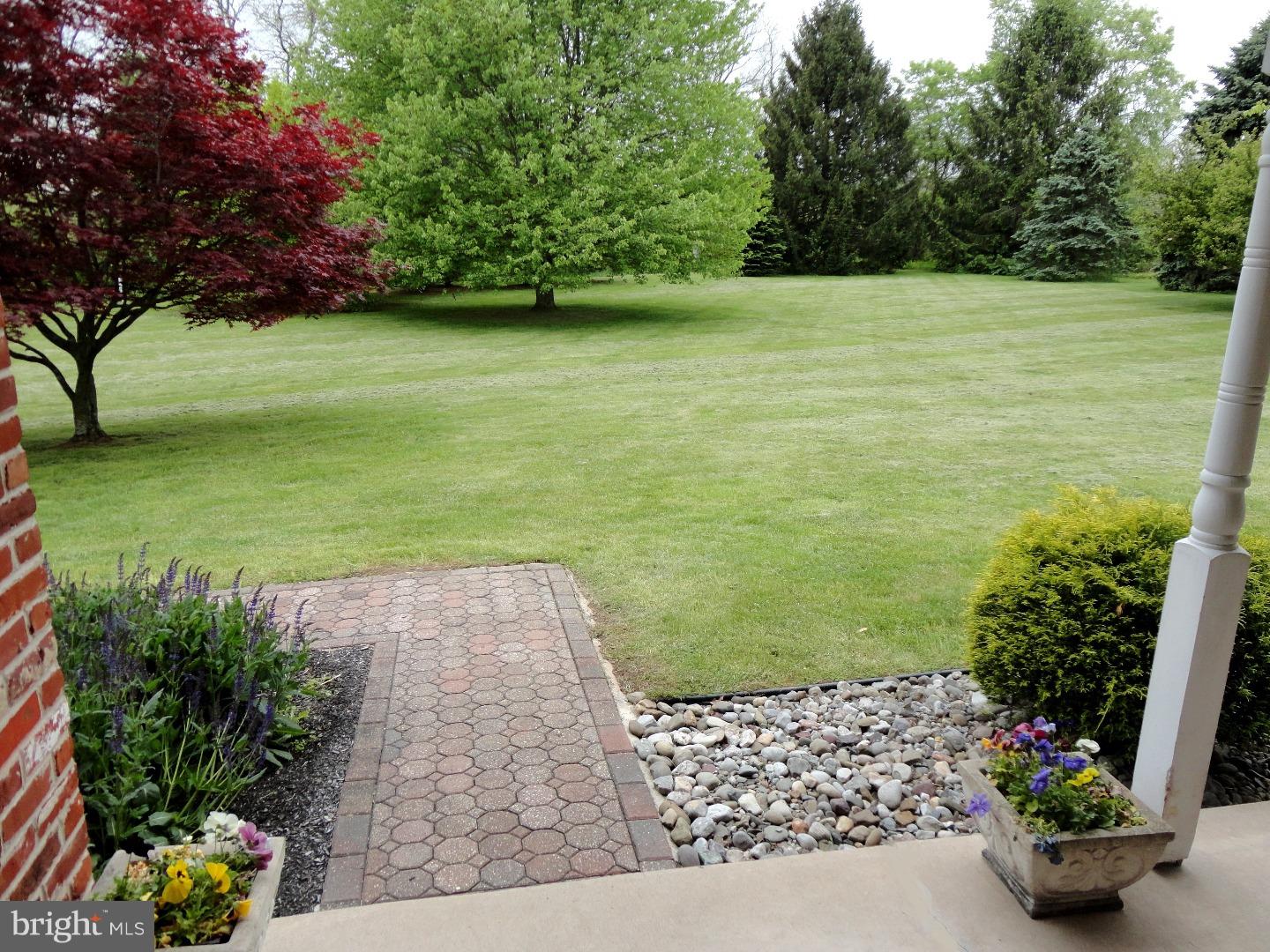 1097 Street Road New Hope, PA 18938 - Photo 3 of 24 Front Yard