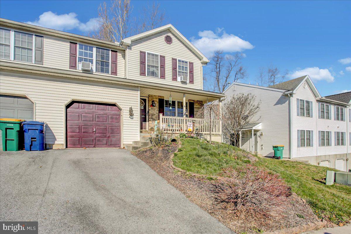 612 Frederick Street Reading, PA 19608 - Photo 3 of 31