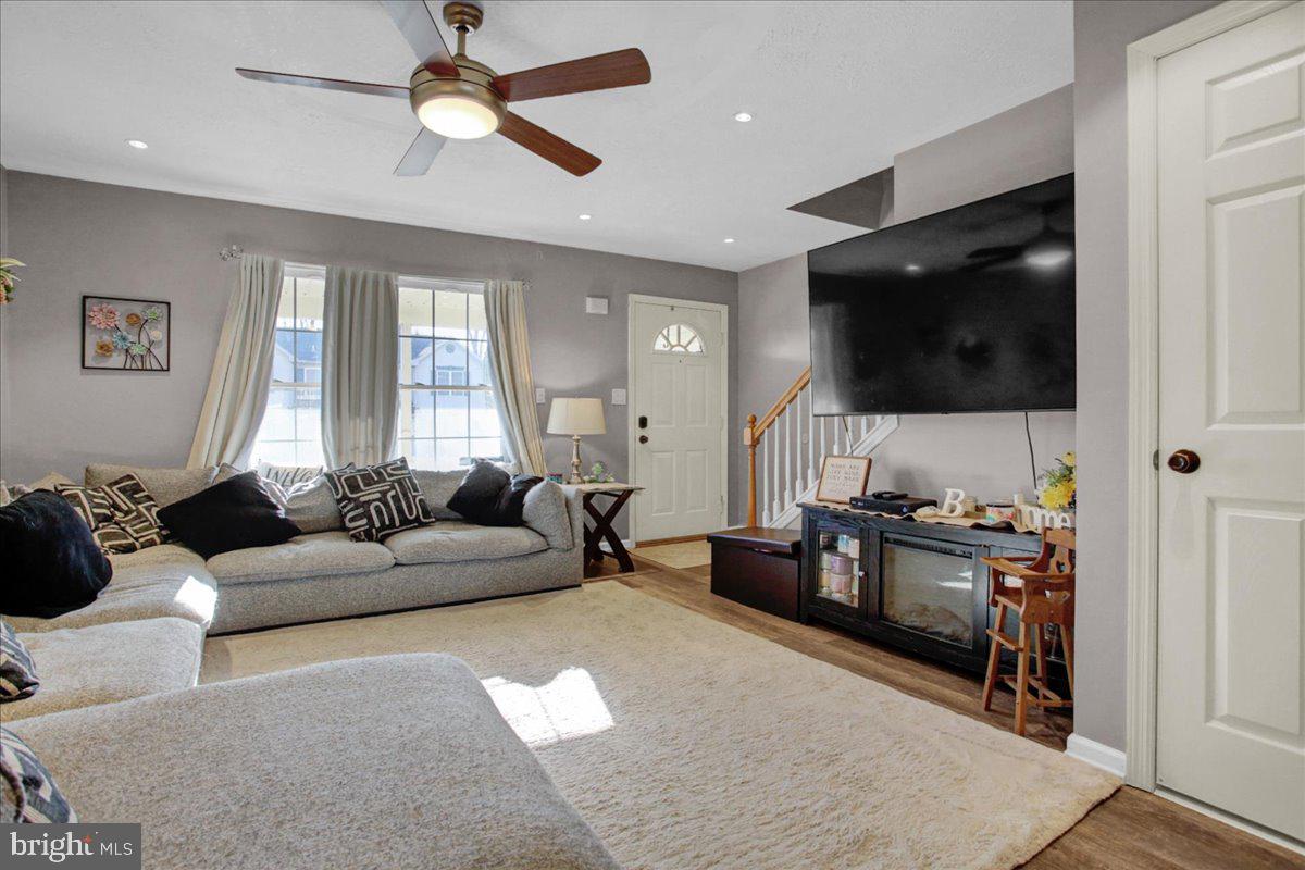 612 Frederick Street Reading, PA 19608 - Photo 6 of 31