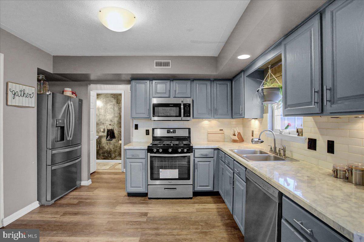 612 Frederick Street Reading, PA 19608 - Photo 9 of 31