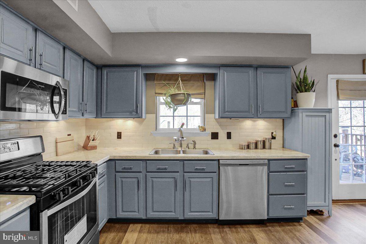 612 Frederick Street Reading, PA 19608 - Photo 10 of 31