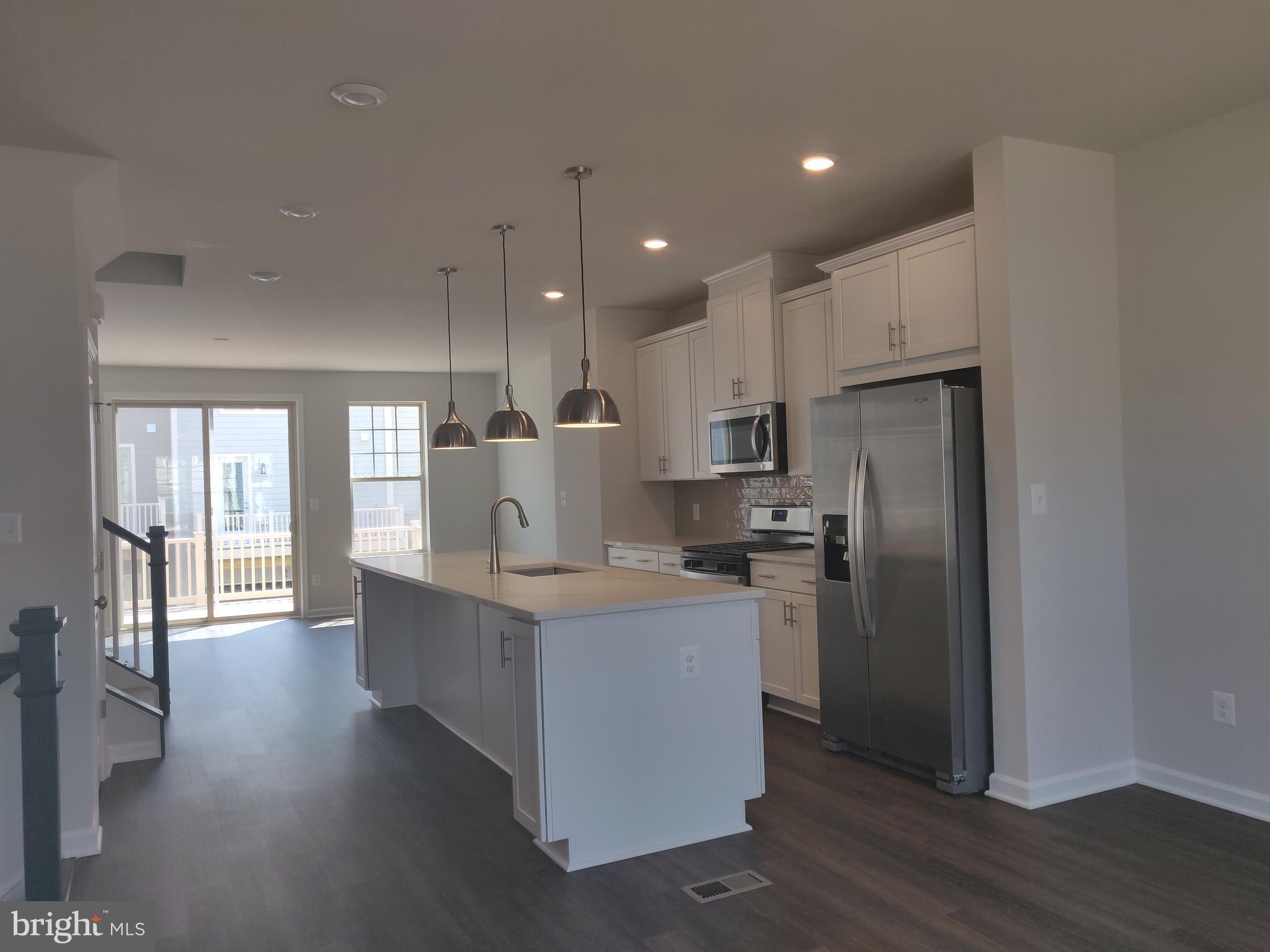 9334 Barnes Loop Manassas, VA 20110 - Photo 4 of 23