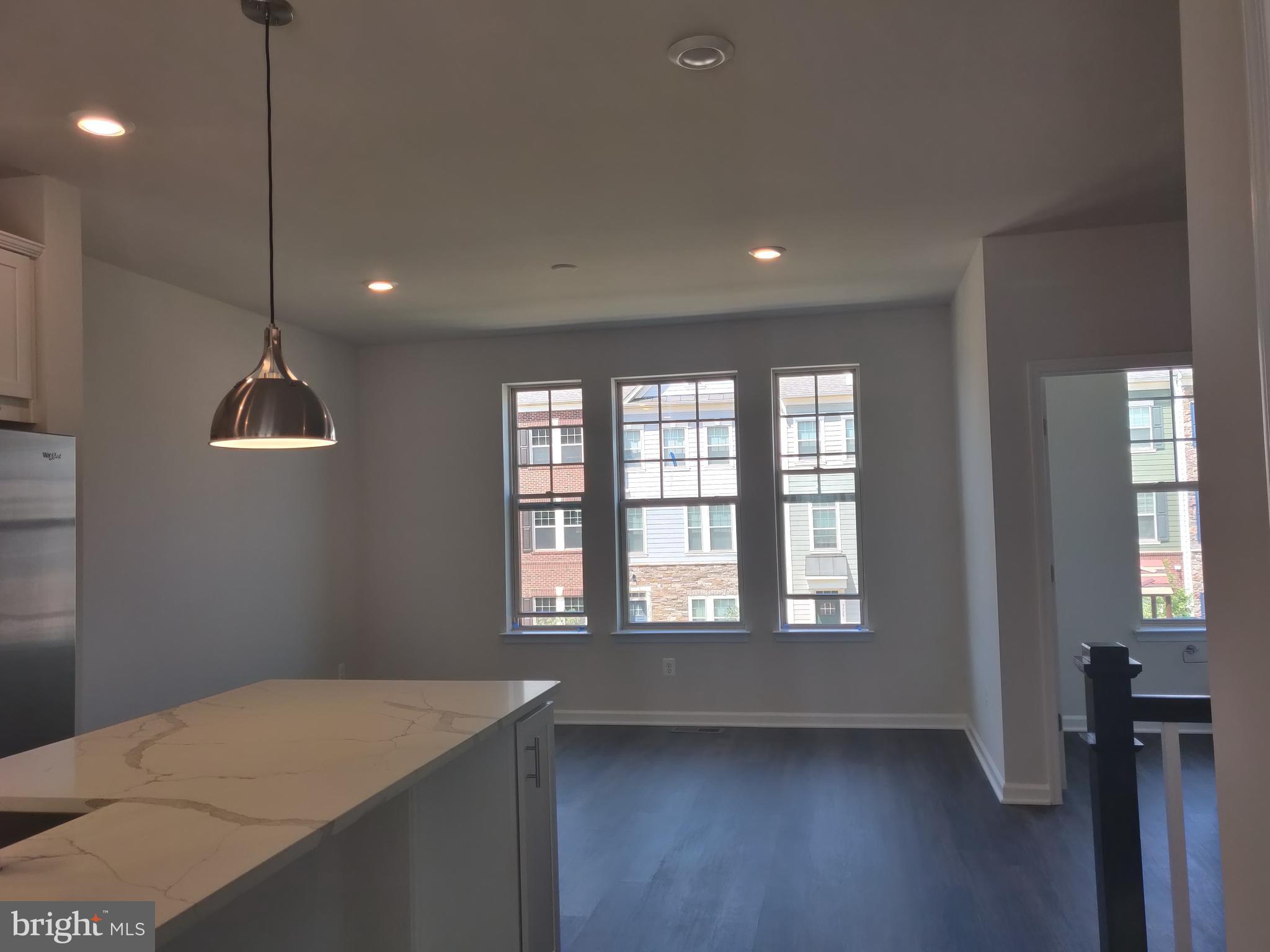 9334 Barnes Loop Manassas, VA 20110 - Photo 5 of 23