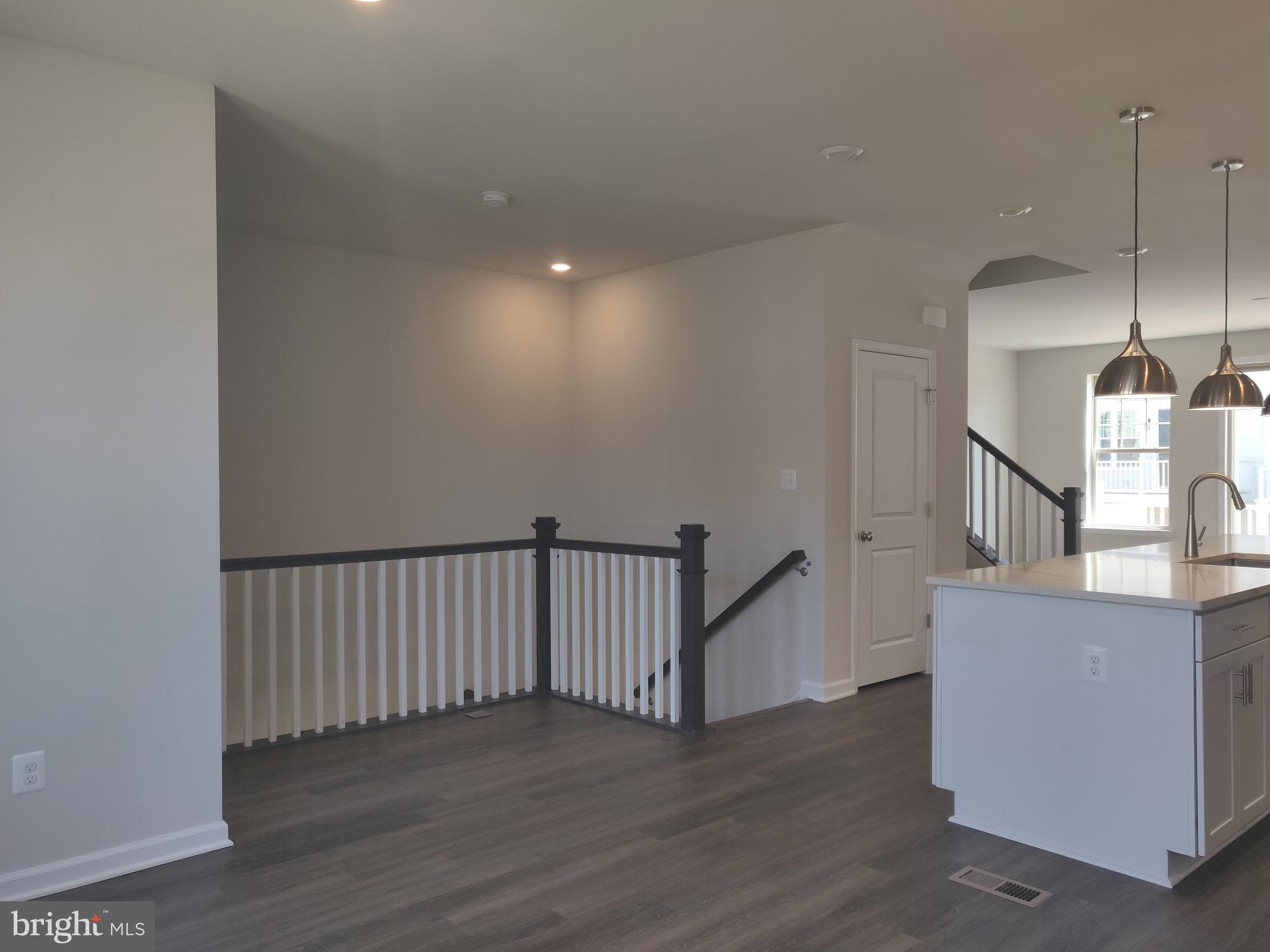 9334 Barnes Loop Manassas, VA 20110 - Photo 7 of 23