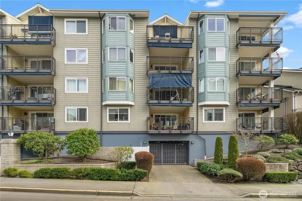 $490,000 | 8720 Phinney Avenue North, Unit 11, Seattle, WA 98103