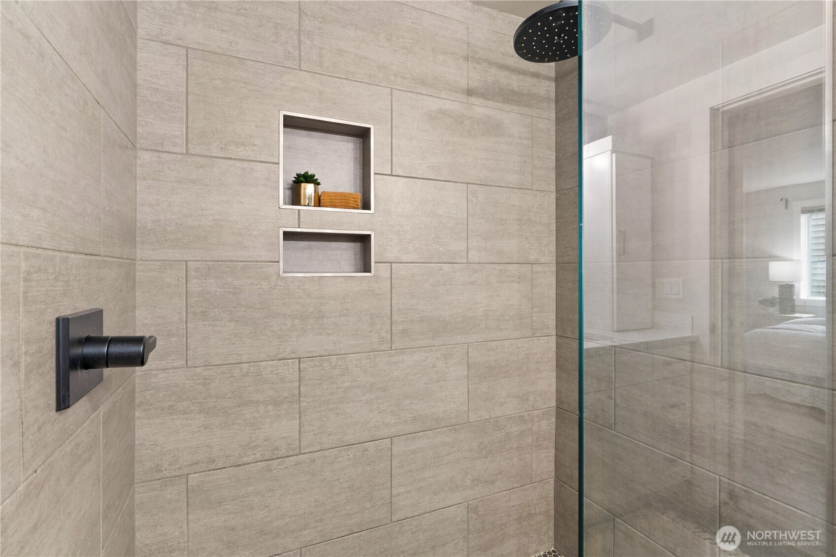 8720 Phinney Avenue North, Unit 11 Seattle, WA 98103 - Photo 18 of 28 a bathroom with a shower