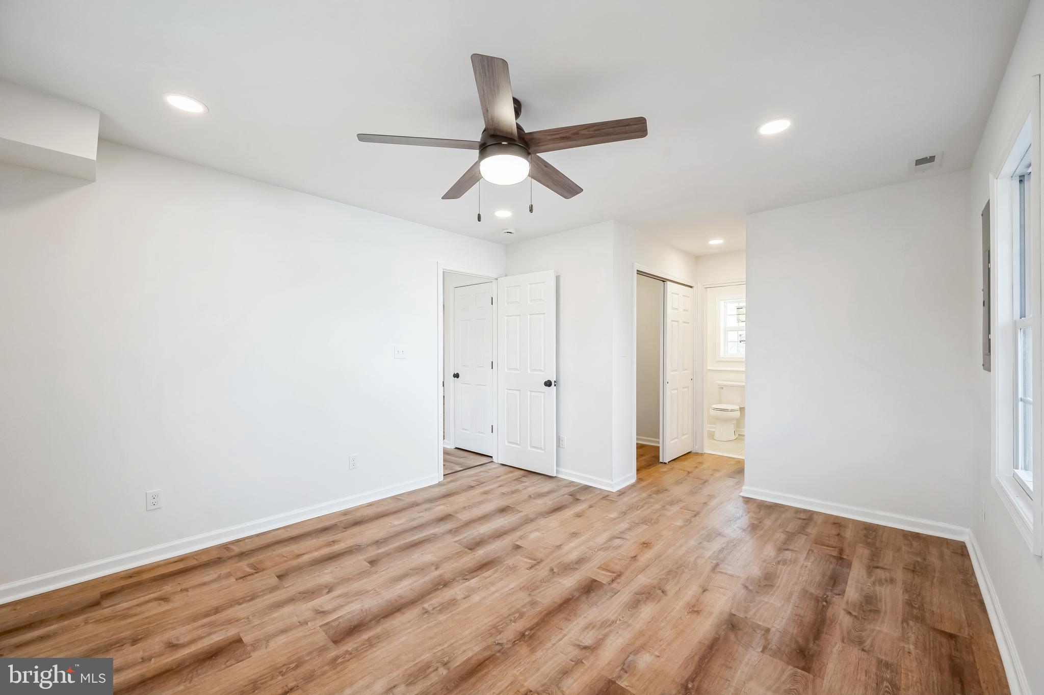 5 River Lane Levittown, PA 19055 - Photo 10 of 35 a view of an empty room