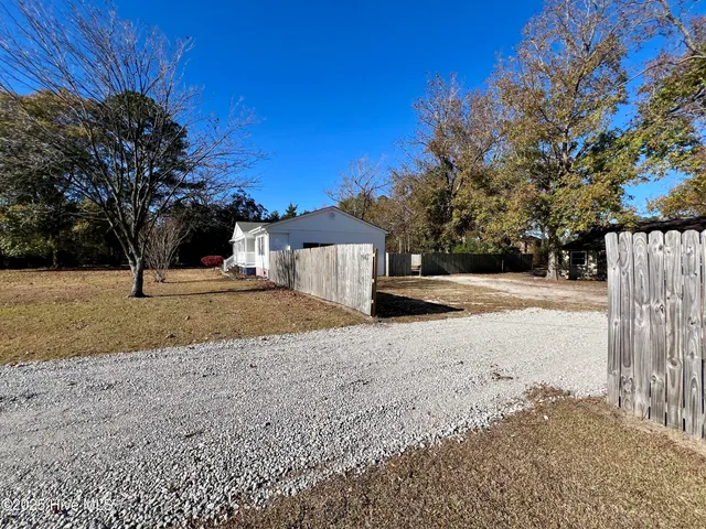 $245,000 | 1942 Highway 33, Chocowinity, NC 27817