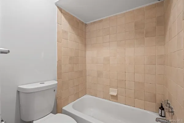 $4,400 | 49 Georgia Street, Unit B, East Northport, NY 11731