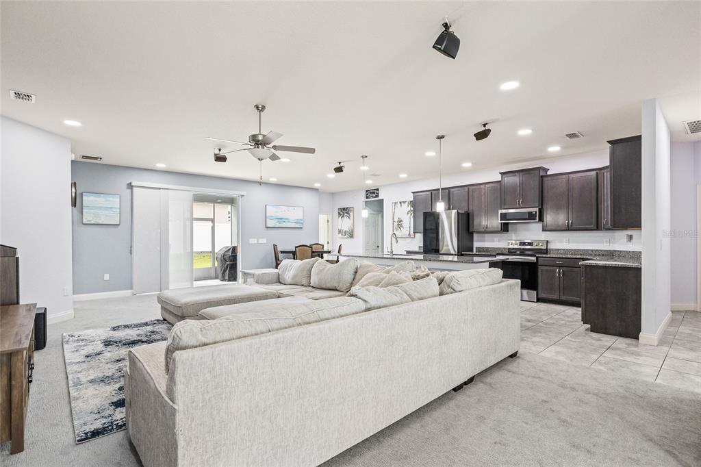5811 Valentino Way Lakeland, FL 33812 - Photo 9 of 48 Gallery Image 9