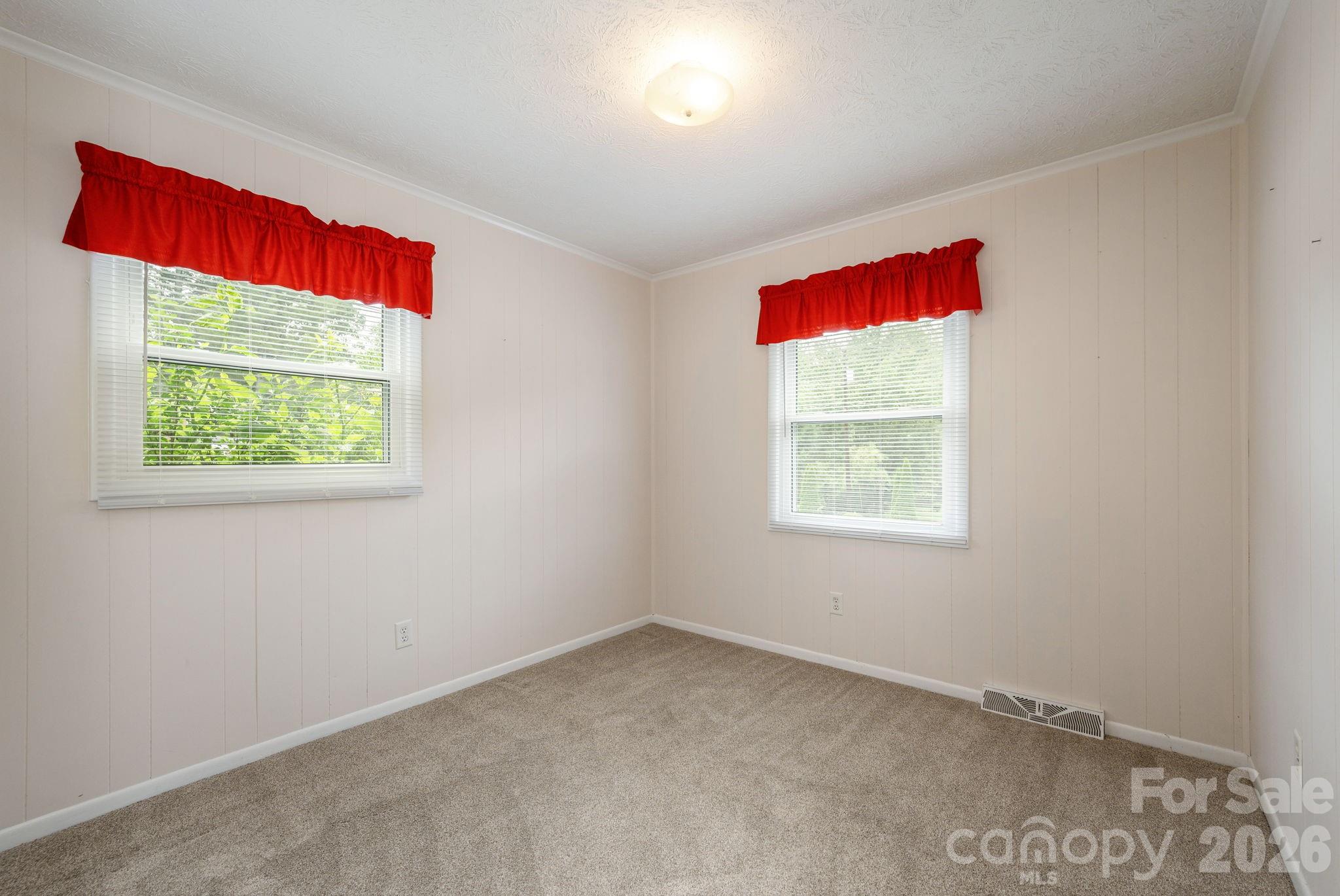 107 Maywood Road Hendersonville, NC 28792 - Photo 18 of 25