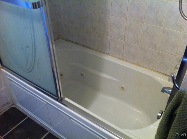 508 Westbrook Road Effort, PA 18330 - Photo 29 of 49 a bathroom with a bathtub
