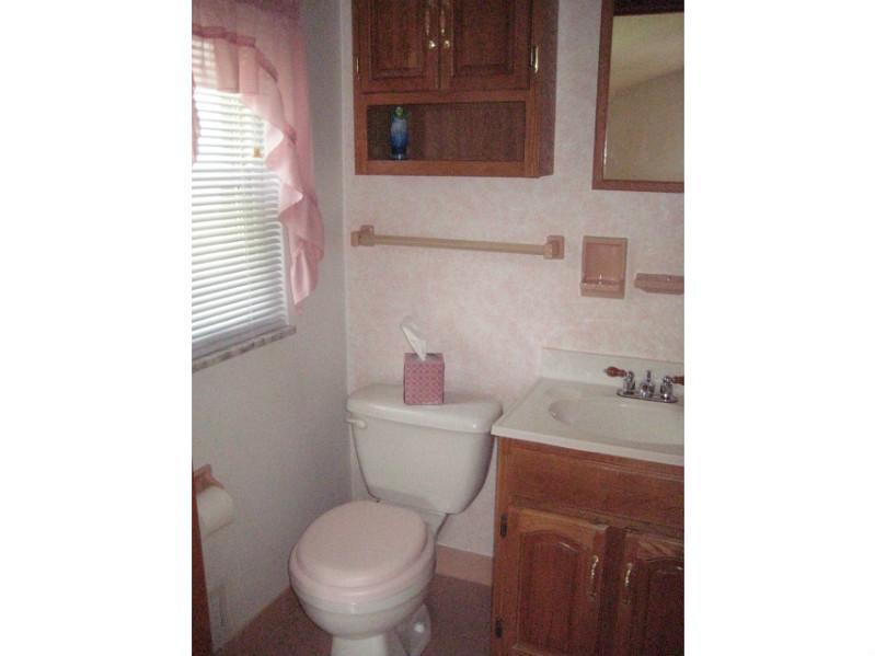 53 Rose Leaf Road Pittsburgh, PA 15220 - Photo 17 of 24 Full Bath.