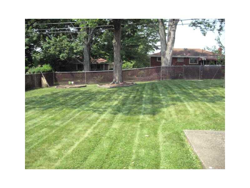53 Rose Leaf Road Pittsburgh, PA 15220 - Photo 22 of 24 Yard/Garden.