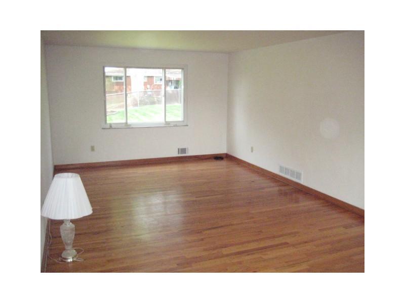 53 Rose Leaf Road Pittsburgh, PA 15220 - Photo 6 of 24 Living Room.