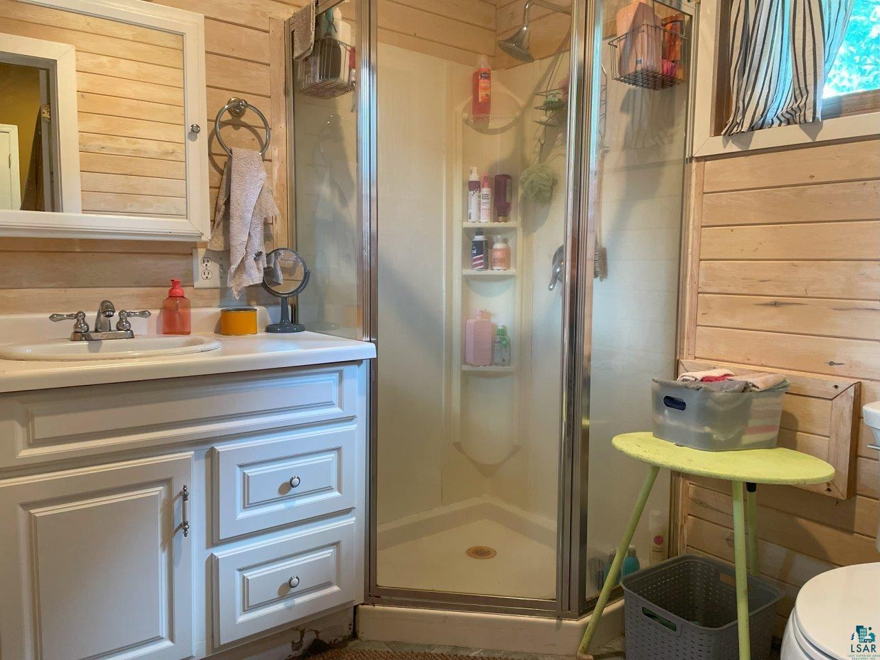 3420 Dewees Road Babbitt, MN 55706 - Photo 30 of 58 Comfortable 3/4 bathroom.