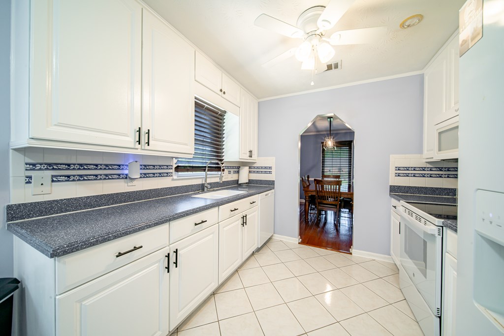 5728 Lexington Drive Columbus, GA 31907 - Photo 11 of 33