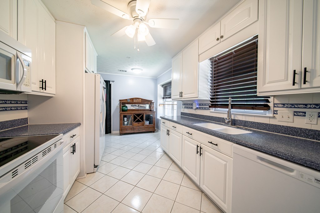 5728 Lexington Drive Columbus, GA 31907 - Photo 9 of 33