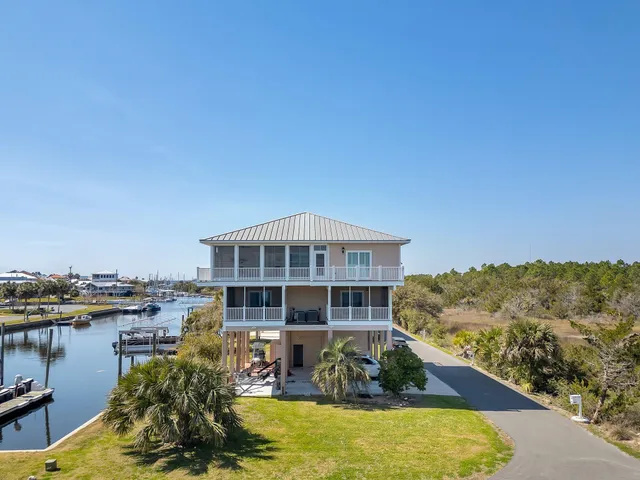 $949,000 | 201 Harbour Point Drive, Shell Point, FL 32327