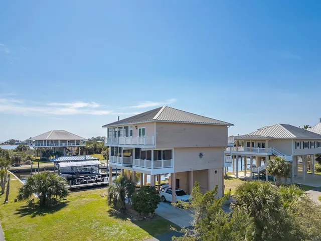 $949,000 | 201 Harbour Point Drive, Shell Point, FL 32327