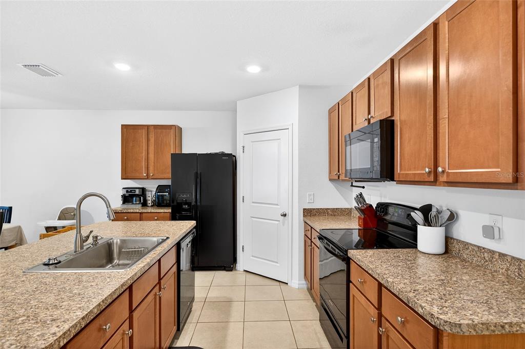 2530 Northeast 42nd Road Ocala, FL 34470 - Photo 6 of 36
