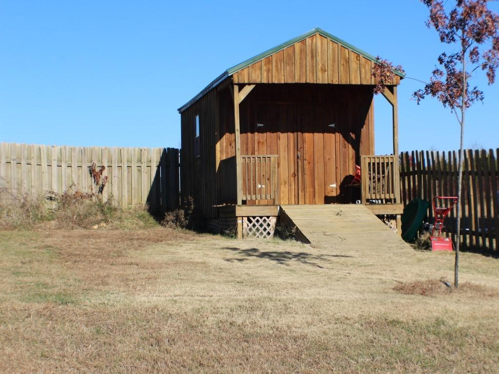 1265 Leonard Road Greeneville, TN 37743 - Photo 26 of 35 Storage shedplay house