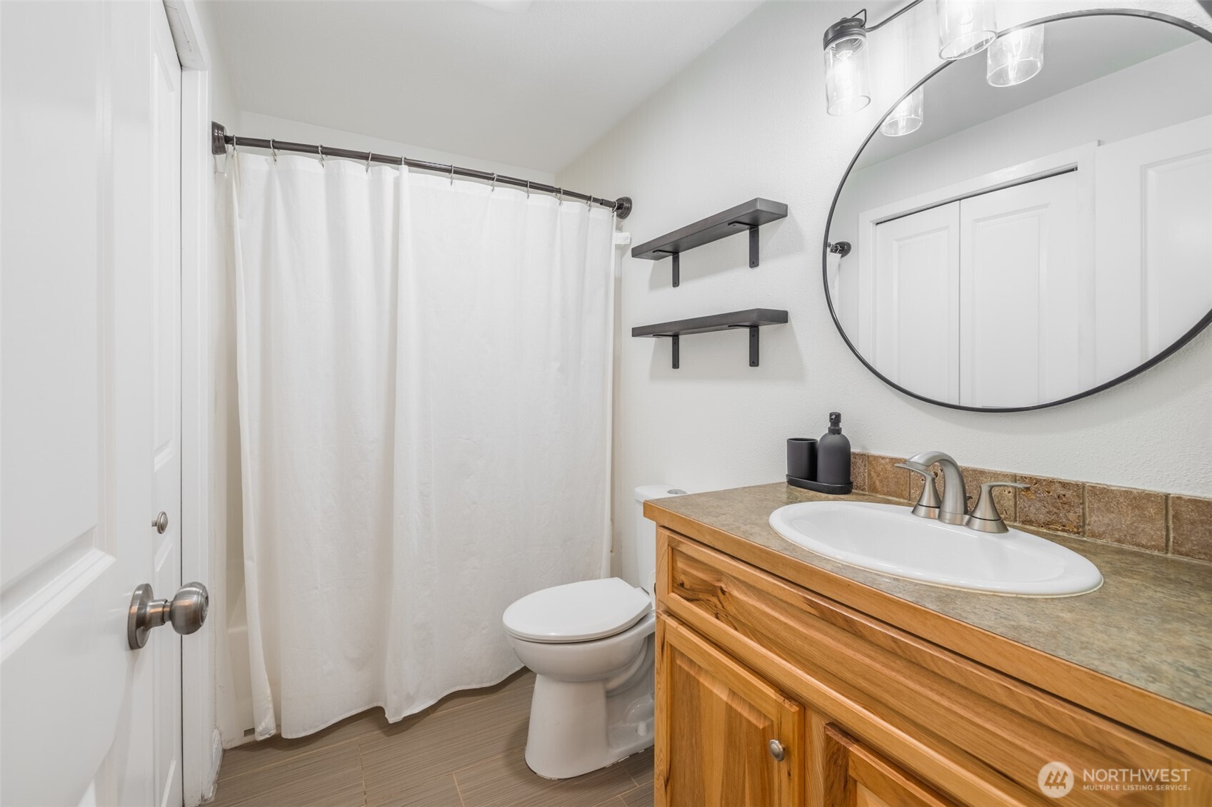 16925 Southeast 252 Place Covington, WA 98042 - Photo 14 of 32