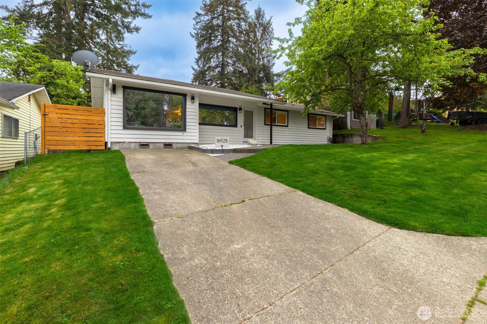 16925 Southeast 252 Place Covington, WA 98042 - Photo 2 of 32