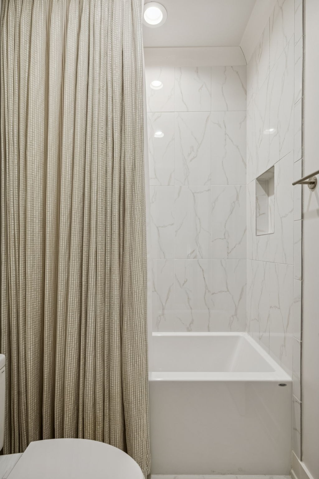 1013 William Street Franklin, TN 37064 - Photo 41 of 57 a bathroom with a bathtub