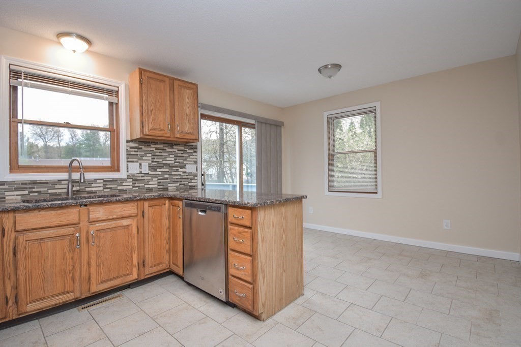 42 Stephanie Circle Springfield, MA 01129 - Photo 12 of 42