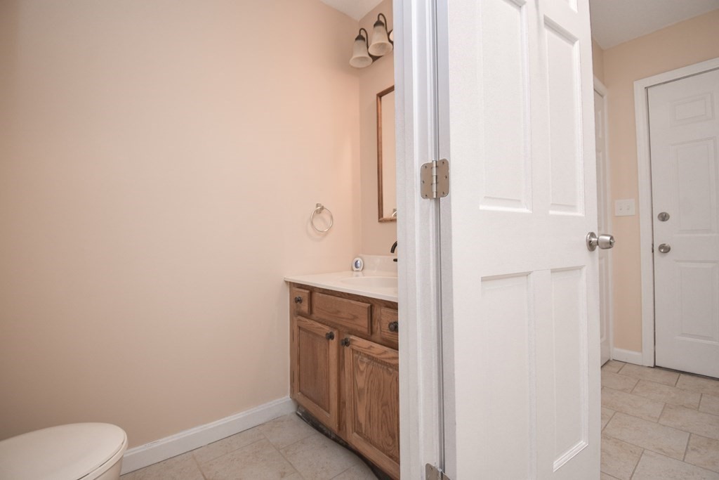 42 Stephanie Circle Springfield, MA 01129 - Photo 17 of 42