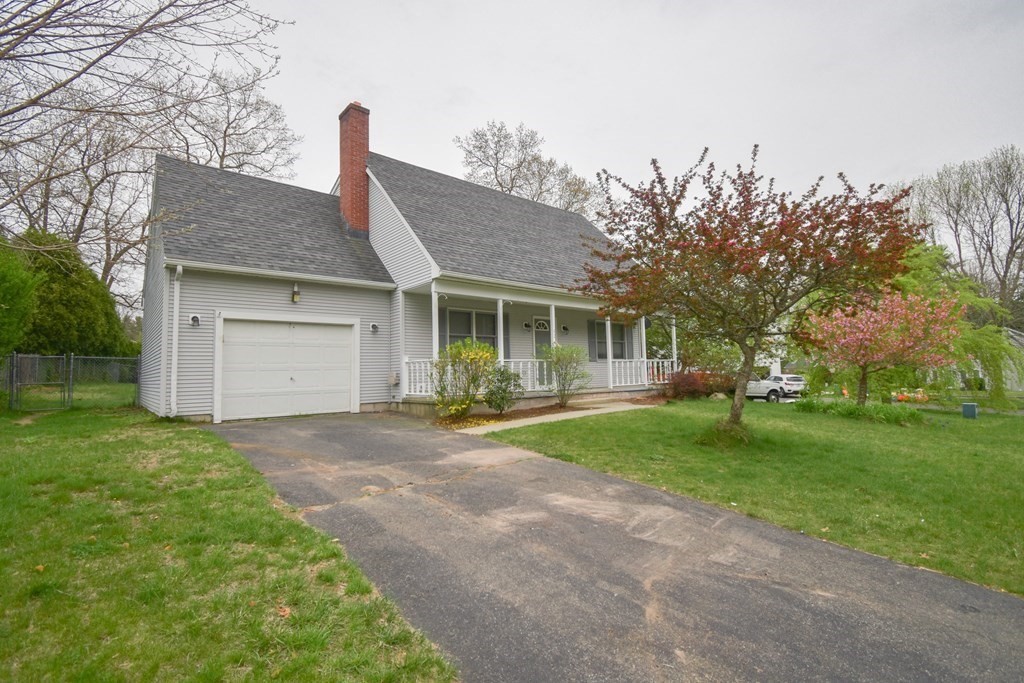 42 Stephanie Circle Springfield, MA 01129 - Photo 2 of 42
