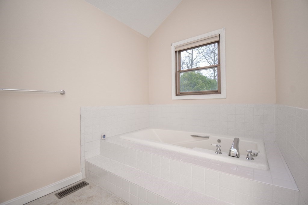 42 Stephanie Circle Springfield, MA 01129 - Photo 28 of 42