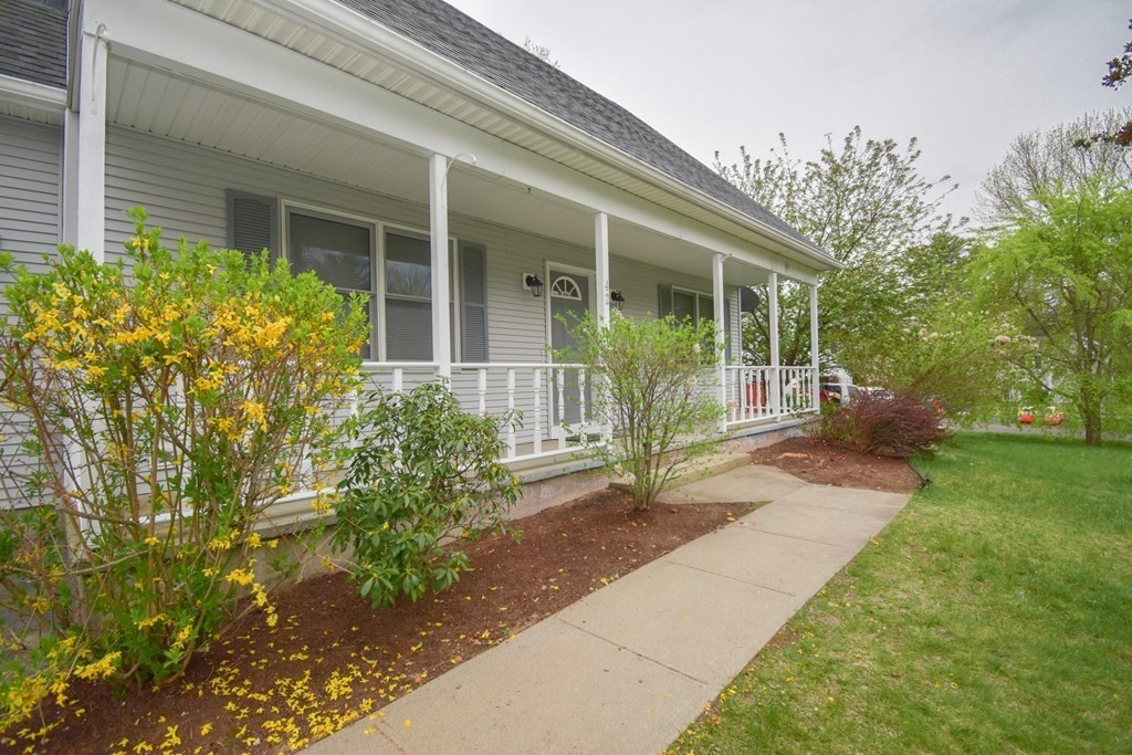 42 Stephanie Circle Springfield, MA 01129 - Photo 3 of 42