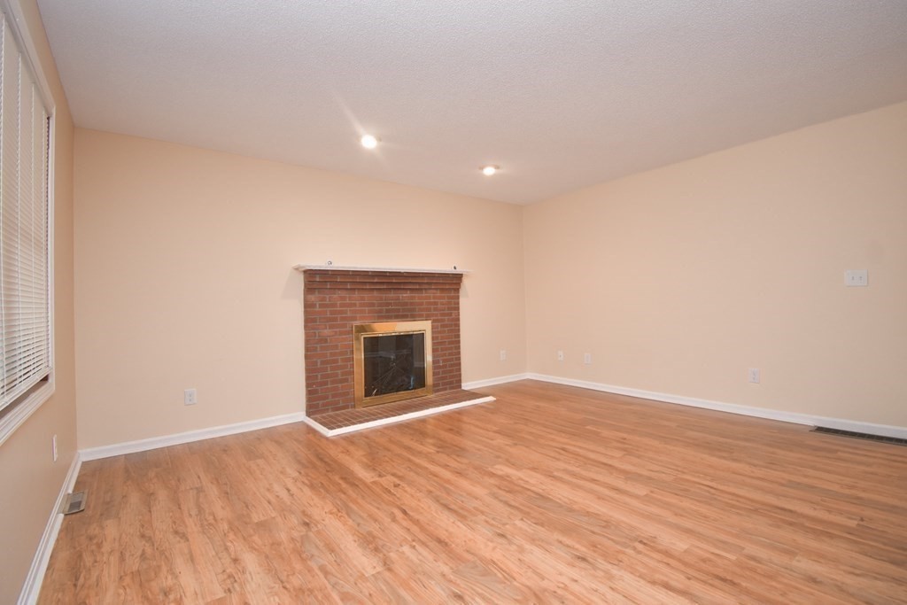 42 Stephanie Circle Springfield, MA 01129 - Photo 5 of 42