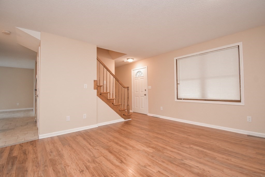 42 Stephanie Circle Springfield, MA 01129 - Photo 6 of 42