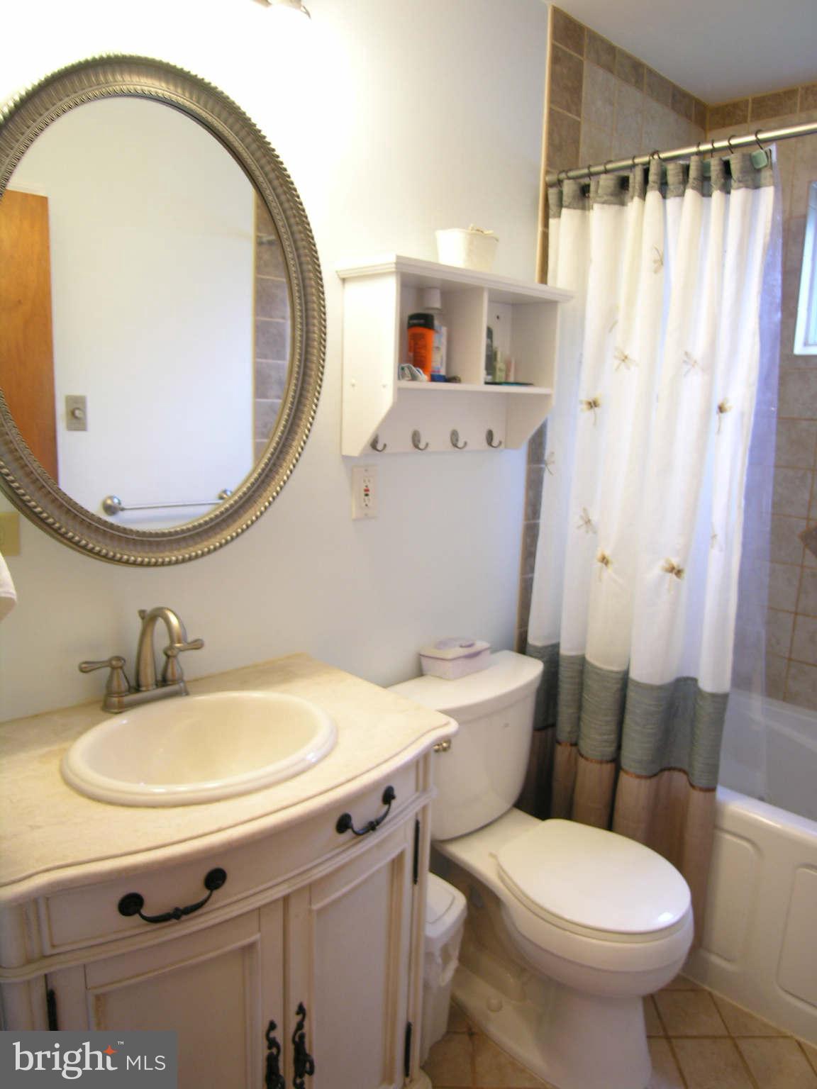 8105 Bon Air Road Baltimore, MD 21234 - Photo 13 of 30 Bath