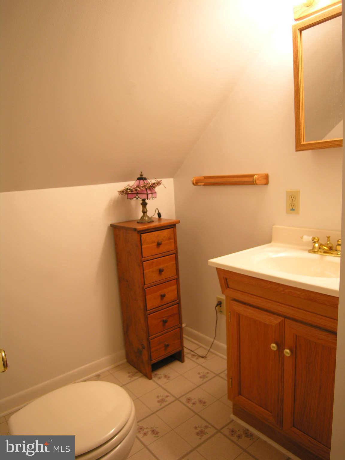 8105 Bon Air Road Baltimore, MD 21234 - Photo 17 of 30 Bath