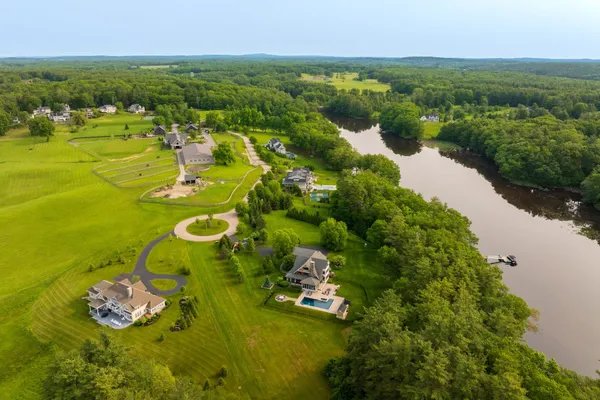 $4,500,000 | 74 Saddle Trail Drive, Dover, NH 03820