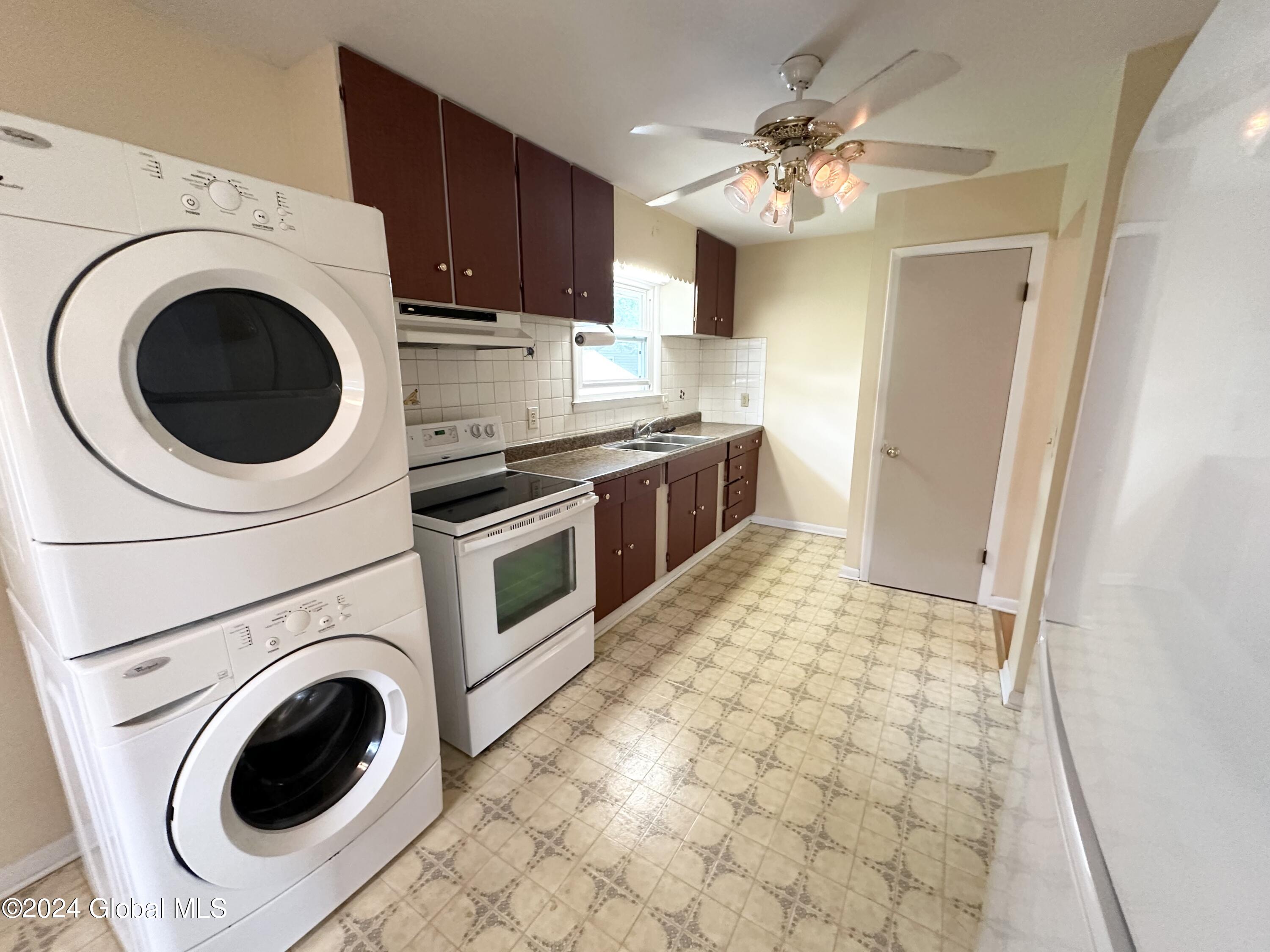 111 Beacon Road Bethlehem, NY 12077 - Photo 6 of 24 IMG_4326