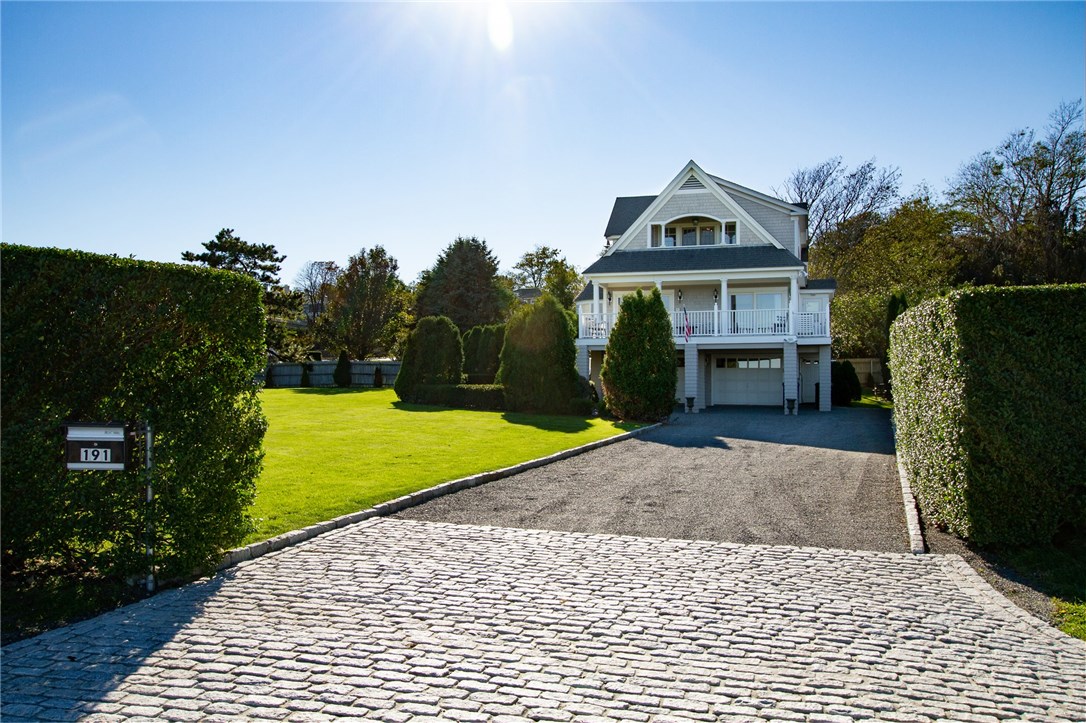 191 Old Beach Road Newport, RI 02840 - Photo 33 of 40 Driveway paver apron to gravel drive and 2 garage bays.