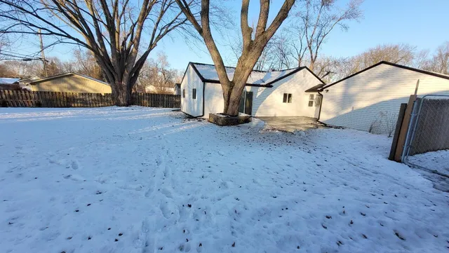 $2,750 | 19371 Shadyside Street, Livonia, MI 48152