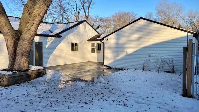 $2,750 | 19371 Shadyside Street, Livonia, MI 48152