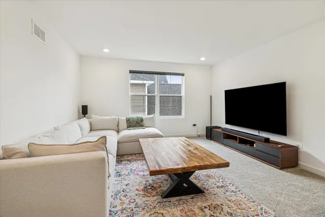 $629,900 | 15339 South Sawgrass Circle, Plainfield, IL 60544