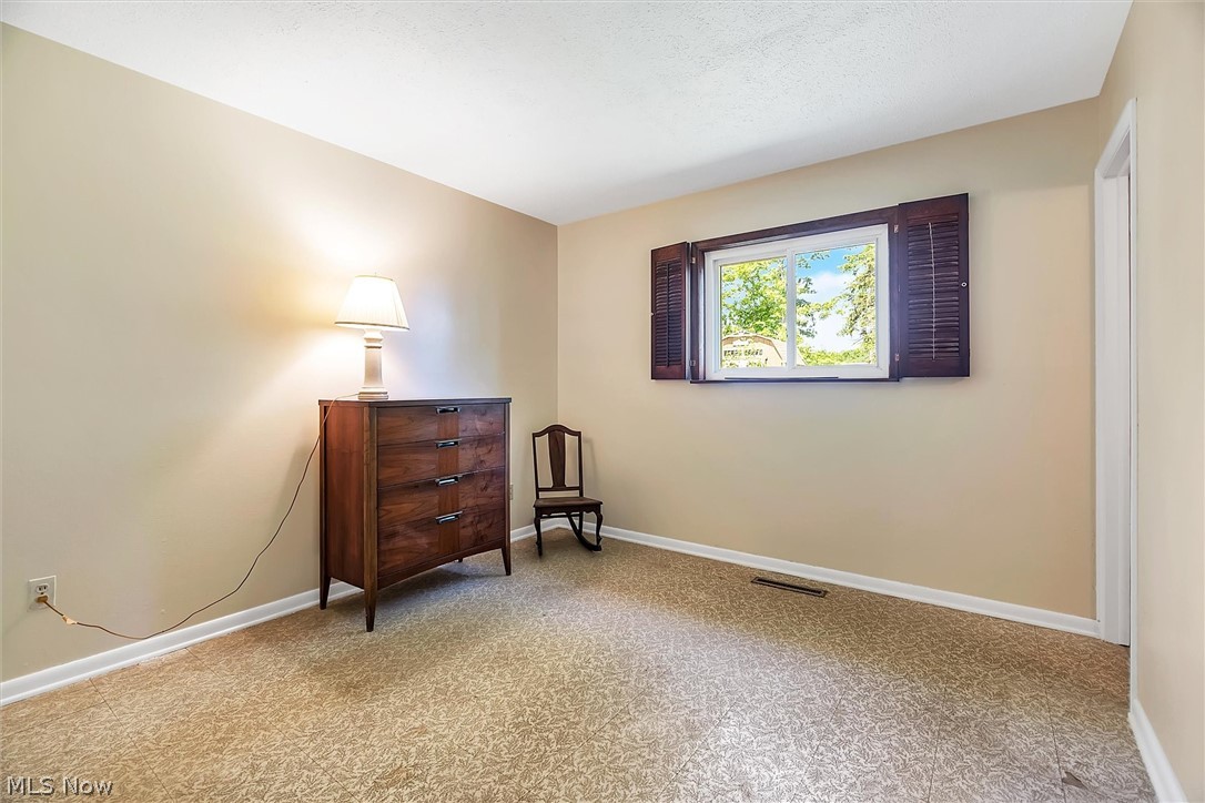 6102 Randolph Road Bedford Heights, OH 44146 - Photo 21 of 31