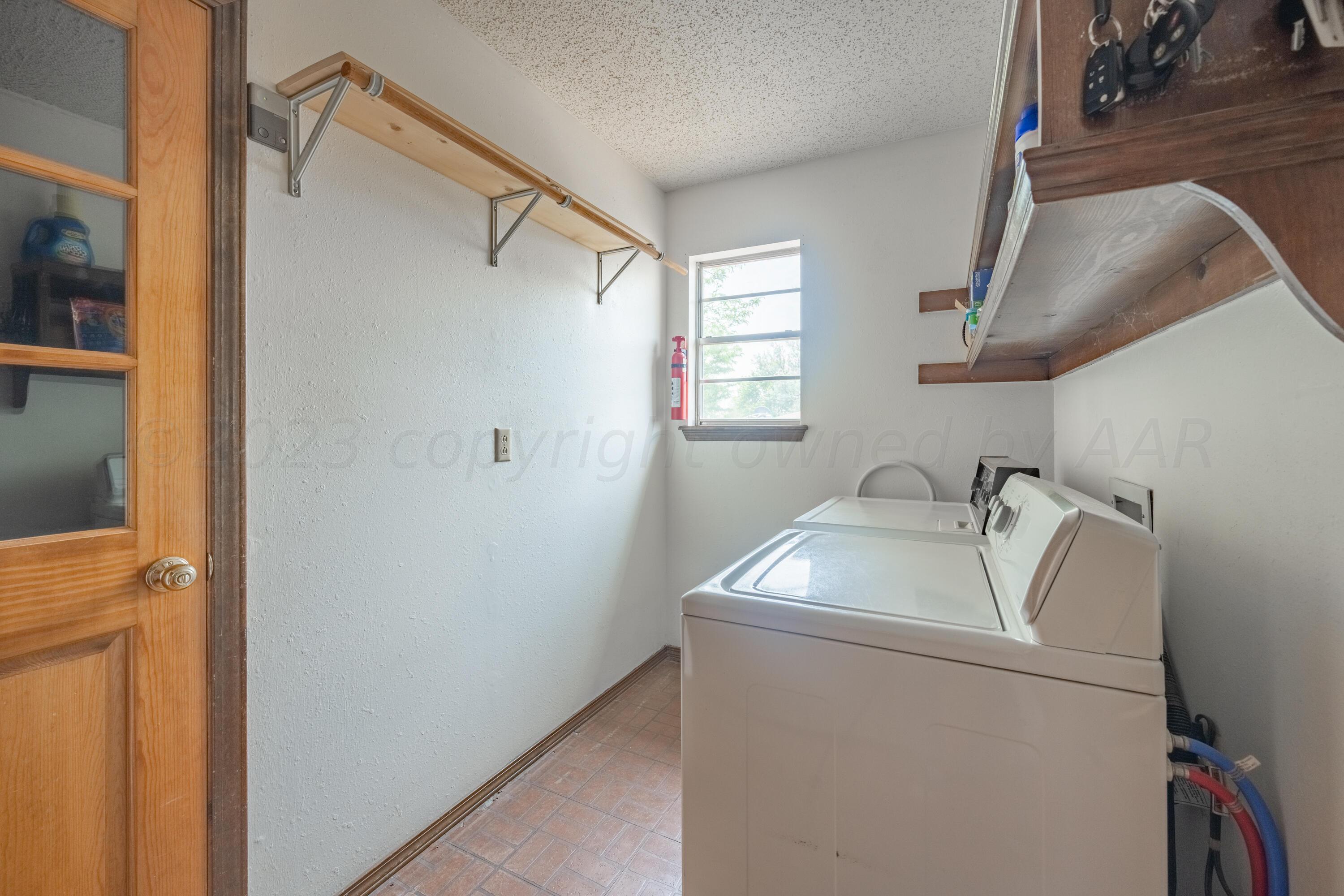 112 Rolling Trail Amarillo, TX 79108 - Photo 15 of 38 laundry room (2)