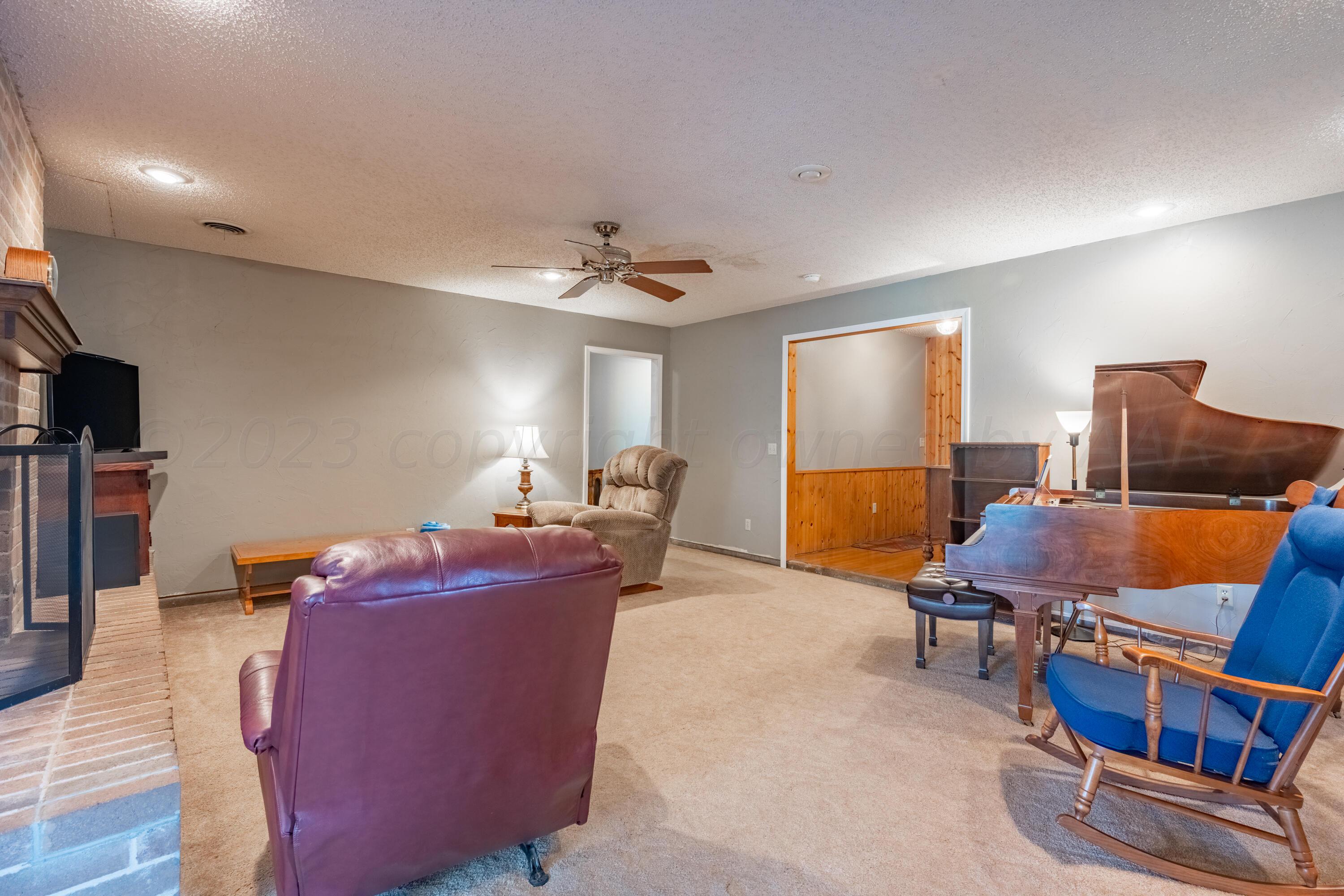 112 Rolling Trail Amarillo, TX 79108 - Photo 9 of 38 living room 1 (2)