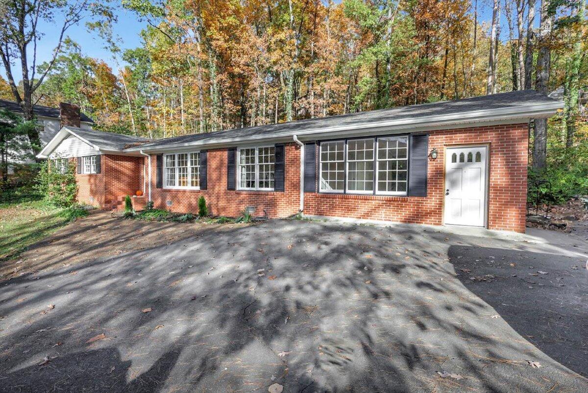 110 North Tibbs Road Dalton, GA 30720 - Photo 2 of 31 02-Pinnacle Tour - 110 N Tibbs - 02